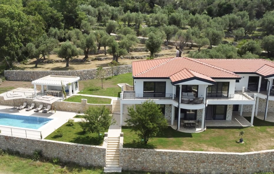 Luxusvilla in Dobra Voda mit privatem Pool und Meerblick