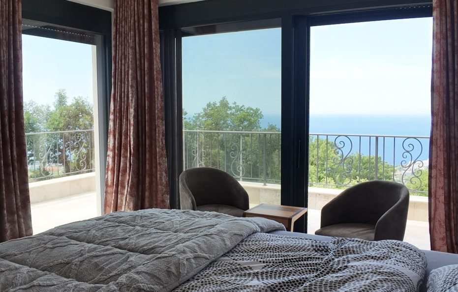 Luxusvilla in Dobra Voda mit privatem Pool und Meerblick