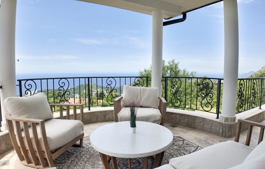 Luxusvilla in Dobra Voda mit privatem Pool und Meerblick