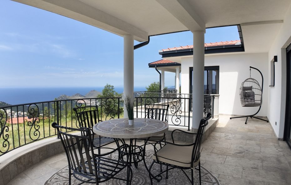 Luxusvilla in Dobra Voda mit privatem Pool und Meerblick