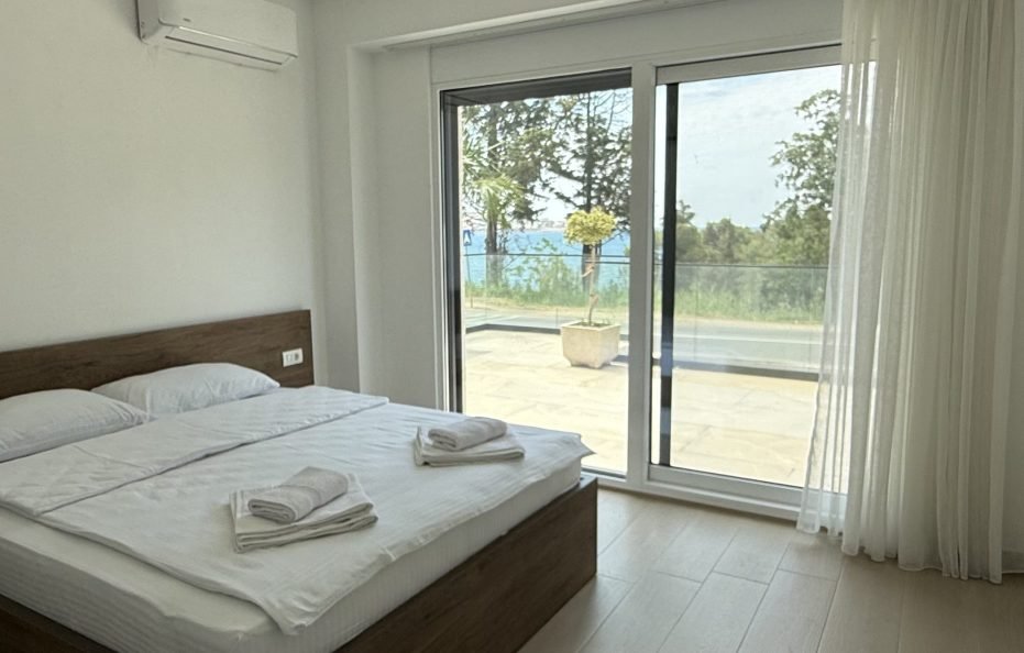 Einzimmer-Apartment mit Meerblick