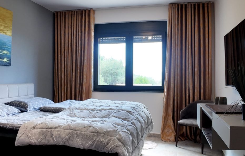 Luxusvilla in Dobra Voda mit privatem Pool und Meerblick