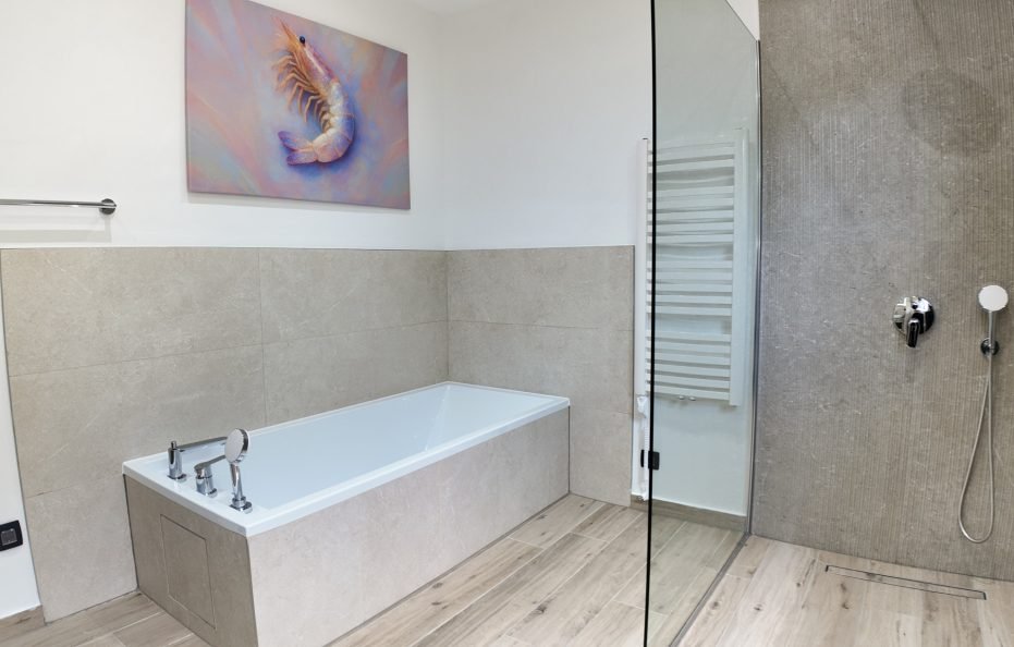 Luxusvilla in Dobra Voda mit privatem Pool und Meerblick