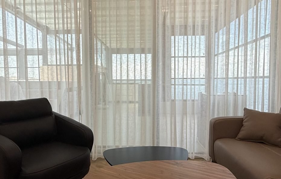 Penthouse-Wohnung mit Rooftop-Pool und Meerblick