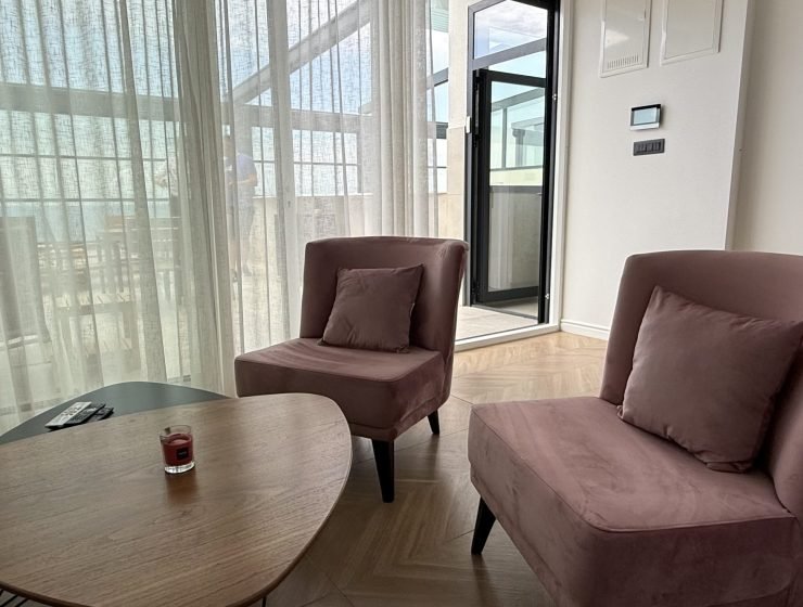 Penthouse-Wohnung mit Rooftop-Pool und Meerblick