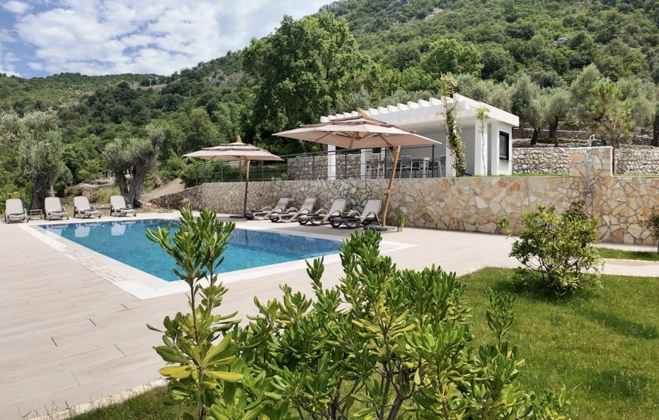 Luxusvilla in Dobra Voda mit privatem Pool und Meerblick