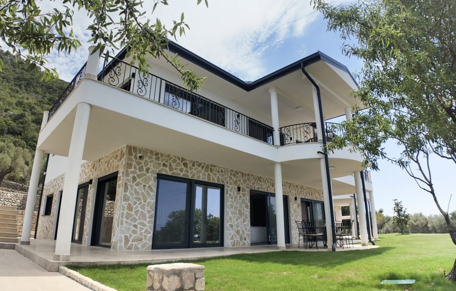 Luxusvilla in Dobra Voda mit privatem Pool und Meerblick