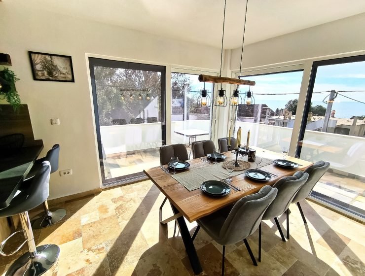Modernes Ferienhaus mit Meerblick