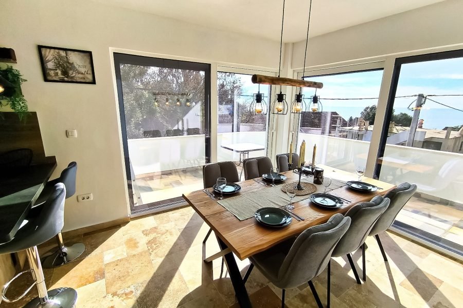 Modernes Ferienhaus mit Meerblick