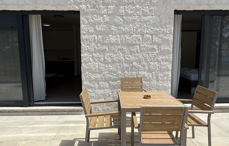 Einzimmer-Apartment mit Meerblick