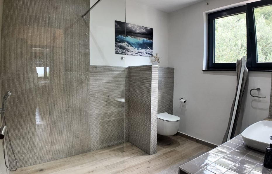 Luxusvilla in Dobra Voda mit privatem Pool und Meerblick