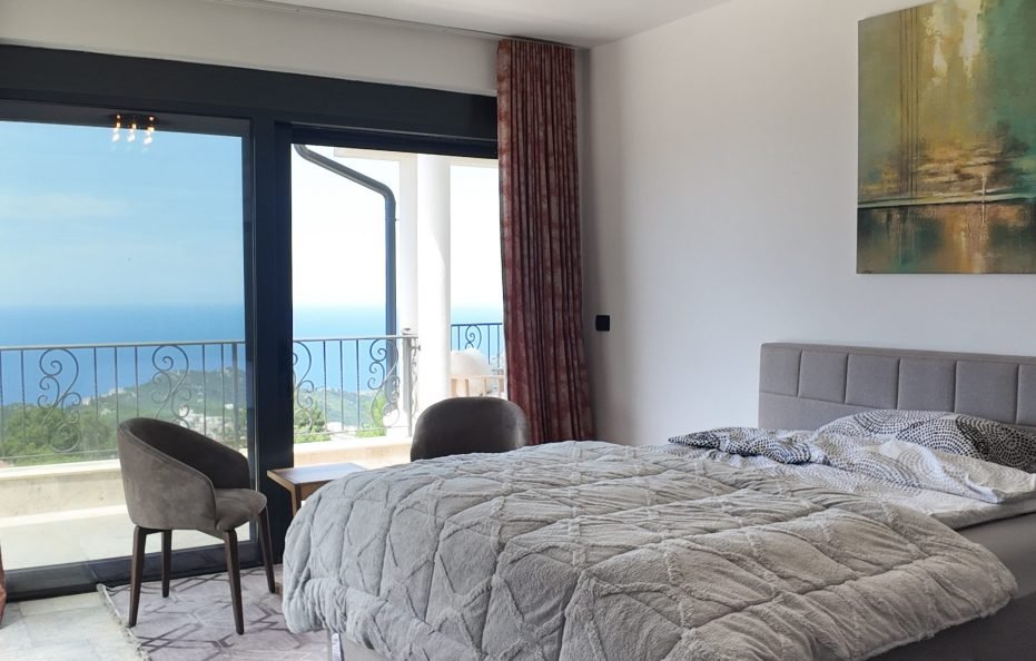 Luxusvilla in Dobra Voda mit privatem Pool und Meerblick