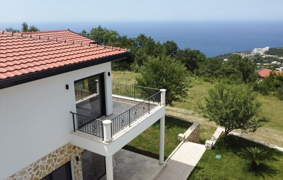 Luxusvilla in Dobra Voda mit privatem Pool und Meerblick